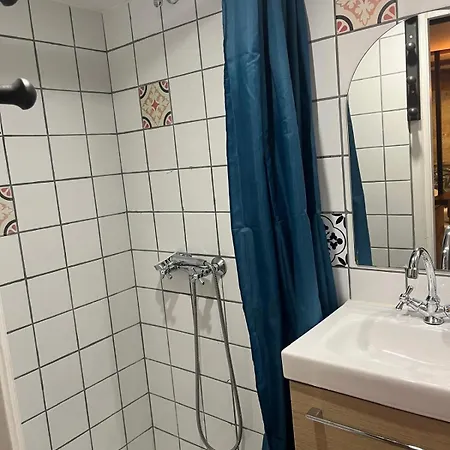 Apartment Charming Studio, Ecusson *